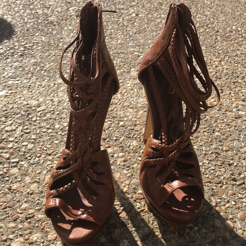 Colin Stuart strapping heel